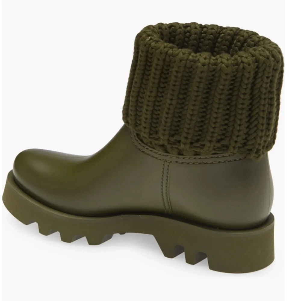 NIB $400 Moncler Ginette Waterproof Rain Boot in Green - size 10 US  / 40 EU!